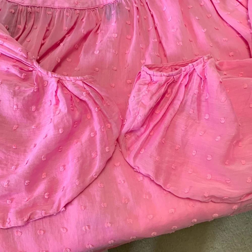 Smythe Balloon Sleeve Pink Swiss Dot Top. Blouse Size XS - Picture 3 of 6